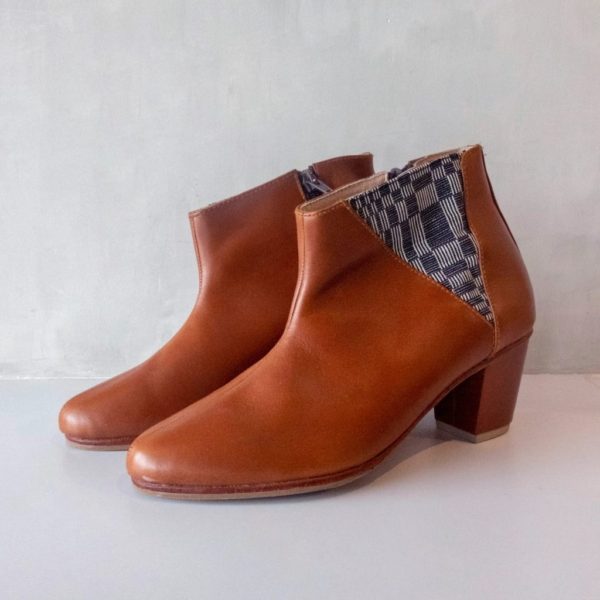 Mirielle Ankle Boots in brown